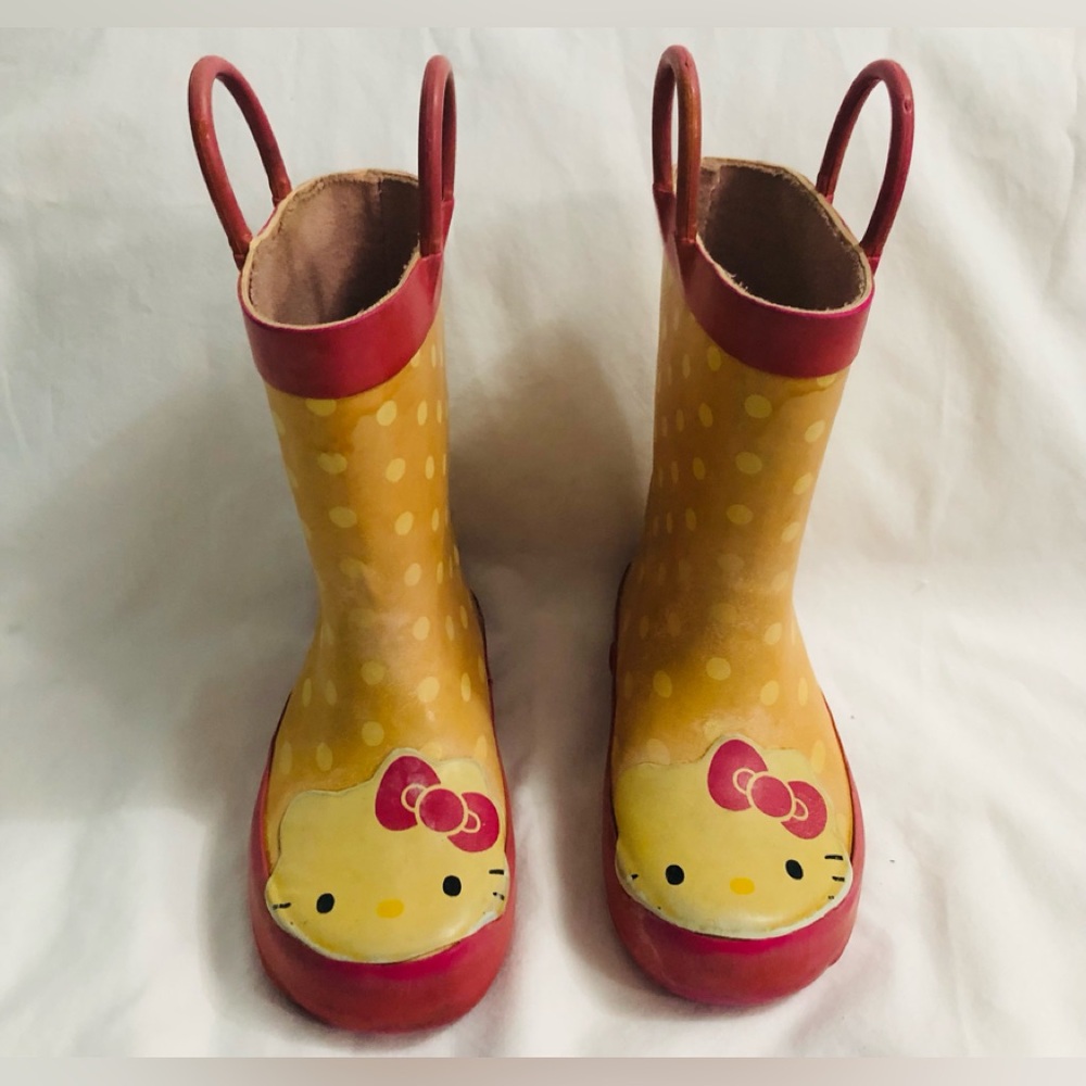 Hello kitty Girl’s Rain Boots polka dot yellow  brown pink. 6